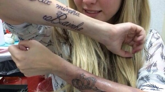 Americano quer cobrir tatuagem de Bárbara Evans em reality show: 'Com prazer'