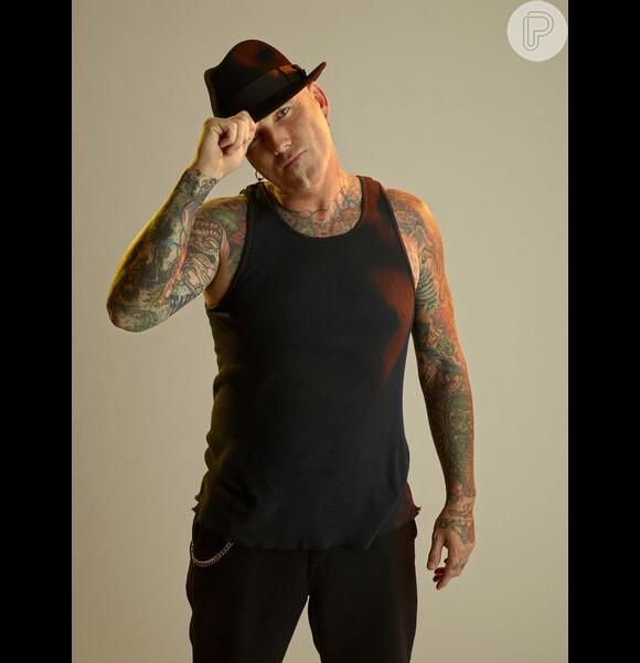 Dirk Vermin, tatuador americano, quer cobrir desenho da tatuagem de Bárbara Evans em seu reality show 'Bad Ink'