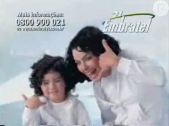 No ano 2000, Rafaella fez um teste e conquistou a chance de contracenar com Ana Paula Arósio no comercial da Embratel. Ela, então, virou uma espécie de 'sósia mirim' da atriz