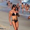 Fernanda Lima joga vôlei e exibe corpo em forma de biquíni na praia do Leblon, no Rio de Janeiro, neste sábado, 15 de março de 2014