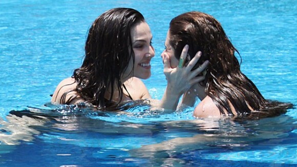 'Em Família': Clara (Giovanna Antonelli) e Marina (Tainá Müller) vão se beijar