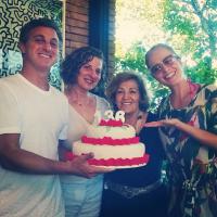 Luciano Huck e Angélica comemoram aniversário das mães com piada: 136 anos