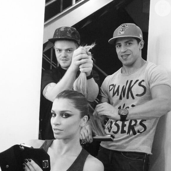 Grazi Massafera posa com dupla de stylist do ensaio, Juliano Pessoa e Zuel Ferreira