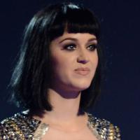 Katy Perry fica chocada ao ver coisas de John Mayer levadas do apartamento