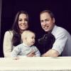 George Alexander Louis aparece, aos seis meses, ao lado dos pais, Kate Middleton e príncipe William, em 30 de março de 2014