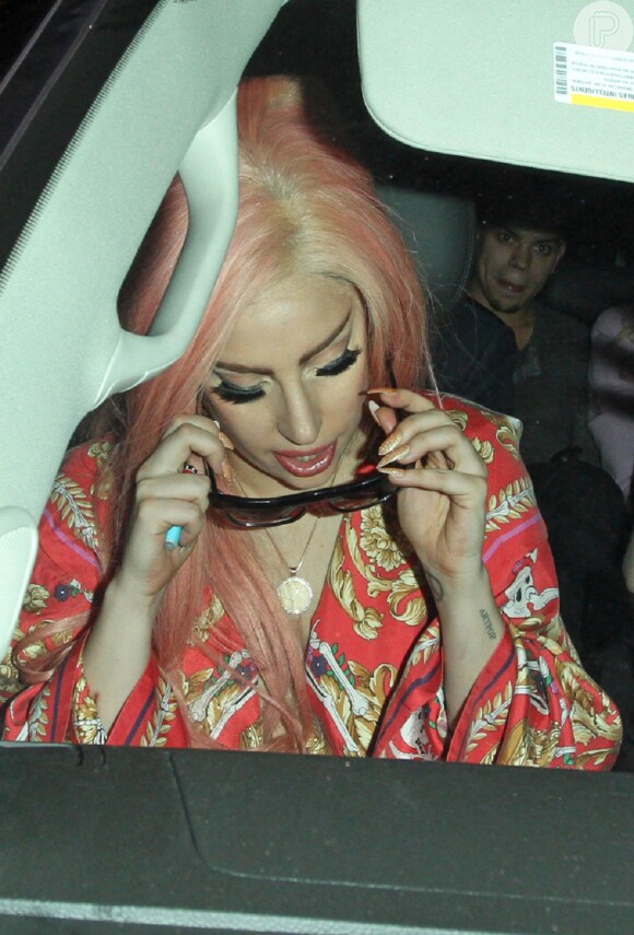 Lady Gaga presenteou recentemente um fã com Síndrome de Down, que foi baleado na tragédia de Newtown