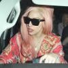Lady Gaga chega ao hotel Chateau Marmont, em Los Angeles, depois de se apresentar no Staples Center, neste domingo, 20 de janeiro de 2013