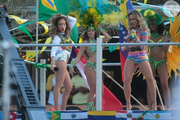 As cantora gravaram o clipe em Miami em fevereiro