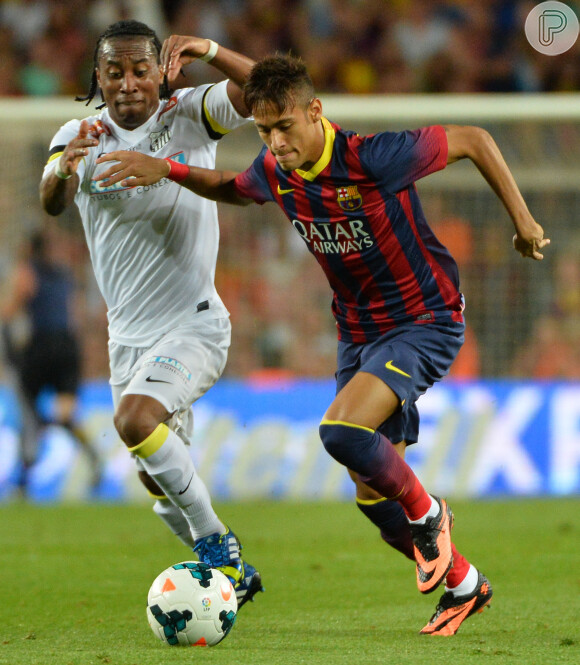 Neymar está com um edema no pé esquerdo