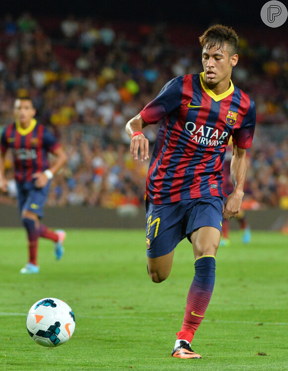 Neymar começa em um tratamento específico para tentar voltar ainda nesta temporada