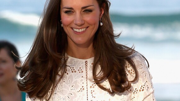 Kate Middleton aposta em vestido de estilista local em evento na Austrália
