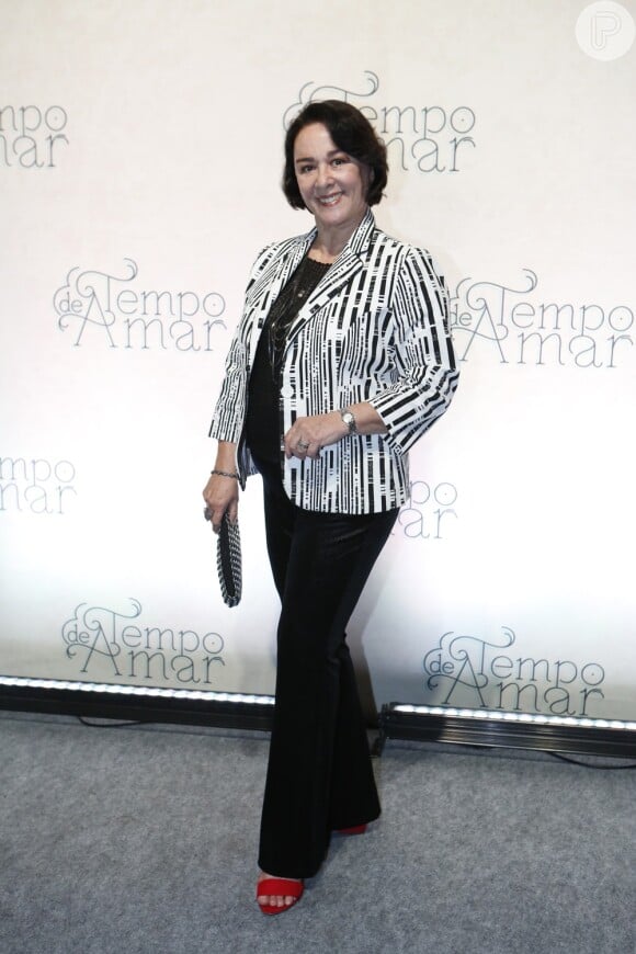 Nívea Maria esteve no lançamento da novela 'Tempo de Amar', realizado na Confeitaria Colombo, no Rio de Janeiro, nesta terça-feira, 29 de agosto de 2017