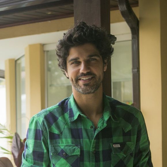 Bruno Cabrerizo comenta sua preparação especial para as cenas em que Inácio fica cego: 'É um mundo bem delicado e interessante, muito rico porque tem muita descoberta", na novela 'Tempo de Amar'