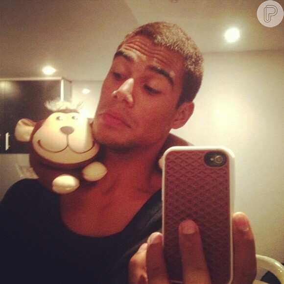 Micael Borges postou uma foto em sua conta no Instagram em que aparece moreno novamente, em janeiro de 2013