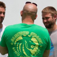 Vin Diesel posta primeira foto com irmãos de Paul Walker no set