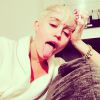 Miley Cyrus deixa o hospital após ficar mais de uma semana internada por causa de uma forte reação alérgica, em 24 de abril de 2014