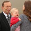 Príncipe William, Kate Middleton e príncipe George terminam a turnê pela Oceania. A família deixou a Austrália nesta sexta-feira, 25 de abril de 2014