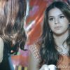 Luiza (Bruna Marquezine) conta para Helena (Julia Lemmertz) que está apaixonada por Laerte (Gabriel Braga Nunes) e ela fica possessa, na novela 'Em Família'