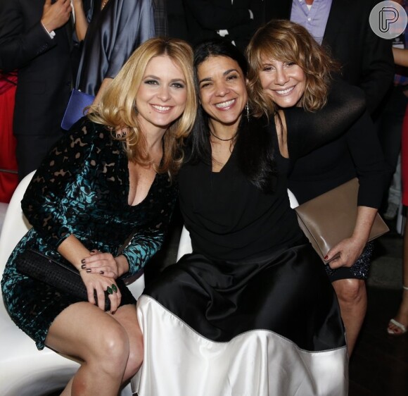 Izabel de Oliveira posa com Cláudia Abreu e Renata Sorrah na festa de lançamento de 'G3R4ÇÃO BR4S1L'