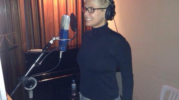 Xuxa começa a gravar, em estúdio de som, o álbum 'Xuxa Só para Baixinhos 13'