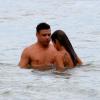 Ronaldo e Paula Morais são flagrados juntos na praia do Leblon, na zona sul do Rio, em 25 de janeiro de 2013
