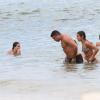 Ronaldo sai da água com Paula Morais