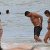 Ronaldo e Paula Morais deixam o mar do Leblon juntos