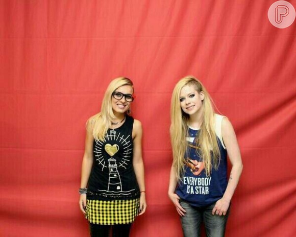O distanciamento de Avril Lavigne com os fãs chamou a atenção nas redes sociais