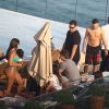 Harry Styles curtiu a piscina do hotel Fasano, na Zona Sul do Rio de Janeiro, na tarde desta quinta-feira, 8 de maio de 2014, e foi seguido por fã ao entrar no banheiro