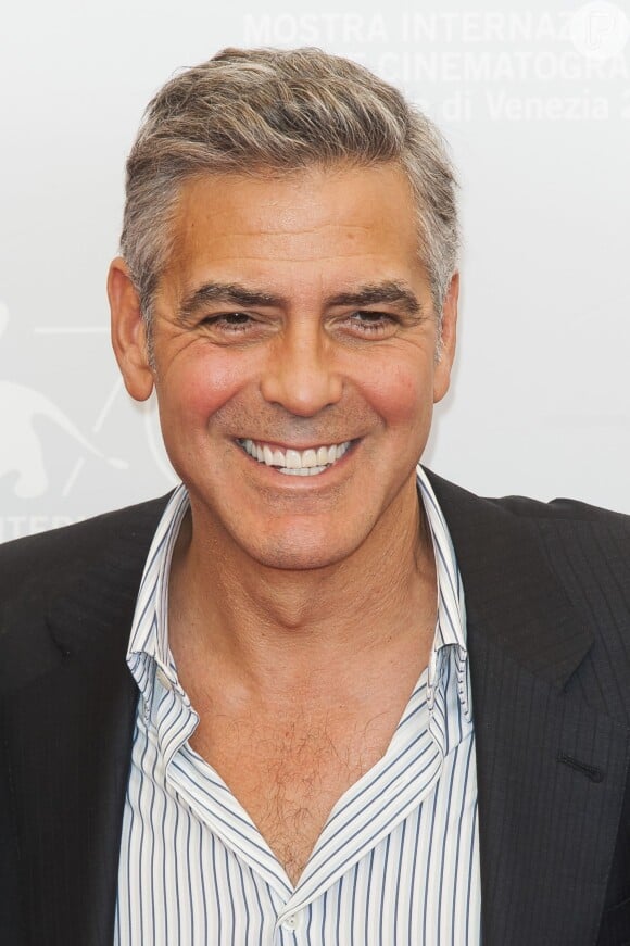 George Clooney usou o seu charme para conquistar a advogada, o ator enviu um e-mail para Amal se chamando de 'homem mais sexy do mundo'