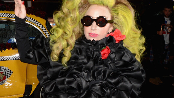 Lady Gaga muda show de 'artRave' para tocar em Dubai após sofrer censura