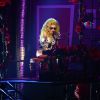 Lady Gaga enfrentou uma polêmica após uma mulher vomitar liquido verde em cima dela durante uma apresentação
