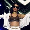 Rihanna se apresenta no Forum, em um dos últimos shows da turné '777'