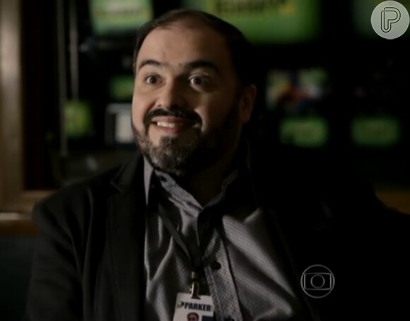 Moreira (Cláudio Mendes) fica preocupado com as ideias de Pamela (Cláudia Abreu) para o programa, em 'Geração Brasil'