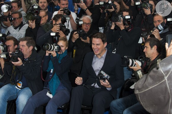 Channing Tatum se diverte ao lado dos fotógrafos no Festival de Cannes 2014