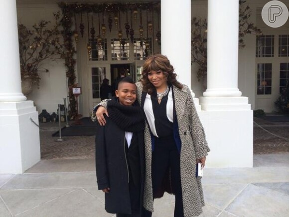 Tisha Campbell-Martin posa na Casa Branca ao lado do filho Xen, de 12 anos. Ela ainda é mãe de Ezekiel, de 4
