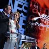 Quentin Tarantino e Uma Thurman apresentam a cerimônia de encerramento do Festival de Cannes 2014