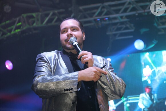 Tiago Abravanel fez show em Paraty e levantou o público