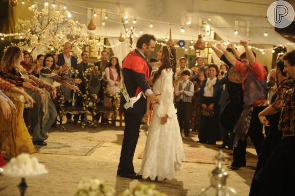 O casamento de Zyah e Ayla teve uma típica cerimônia turca, em 'Salve Jorge'