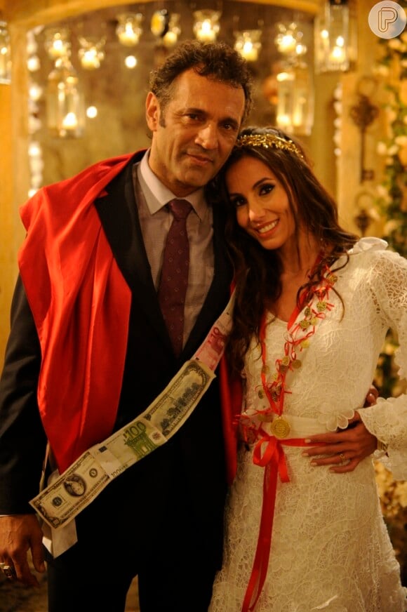 A união de Zyah (Domingos Montagner) e Ayla (Tânia Khalil) fica ameaçada com viagem do casal ao Brasil em 'Salve Jorge', em fevereiro de 2013