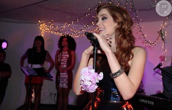 Sophia Abrahão cantou seus sucessos como : 'É Você' e 'Flores'