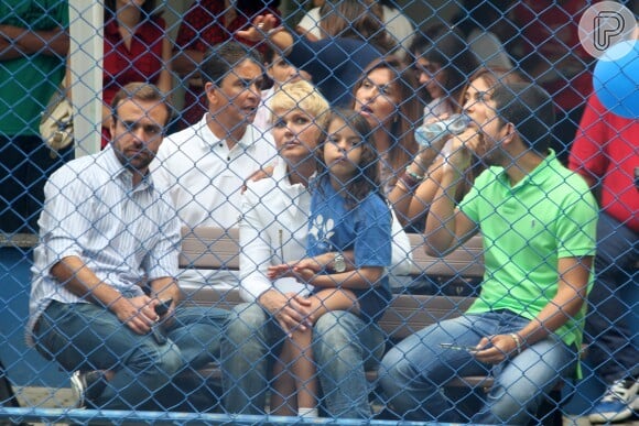 Xuxa Meneghel e os convidados assistiram aos jogos