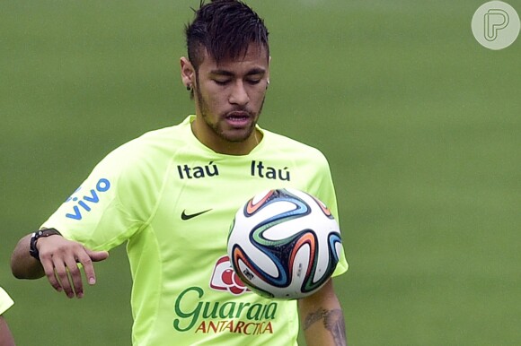 Neymar foi nomeado como o 'camisa 10' da Seleção Brasileira nesta segunda-feira, 02 de junho de 2014