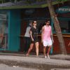 Juliana Didone se exercita ao lado do namorado, Flávio Rossi, na orla da Barra da Tijuca, no Rio