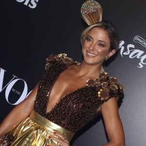 Ticiane Pinheiro 'virou' brigadeiro no Baile da Vogue