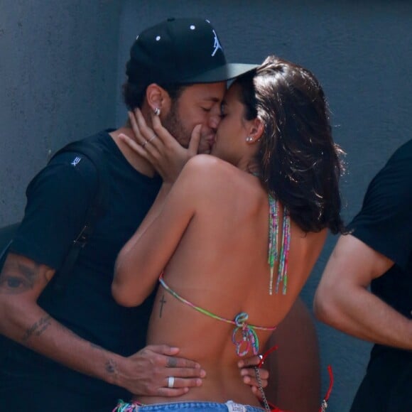 Neymar e Bruna Marquezine voltaram a namorar durante o réveillon