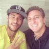 Neymar e Luciano Huck se divertiram durante entrevista exclusiva em Barcelona