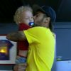 Davi, filho de Neymar, também apareceu na entrevista e ganhou um forte abraço do papai