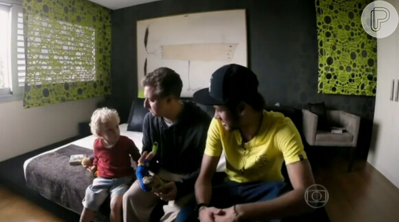 Luciano Huck conversou com Davi, filho de Neymar, e o menino deu um show de fofura!