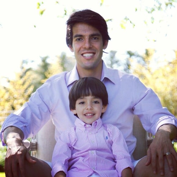 Tal pai, tal filho. Olha que fofo o Luca vestido como o pai, Kaká?